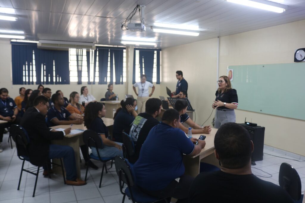 FACULDADE BOAS NOVAS REALIZA TREINAMENTO INSTITUCIONAL COM O TEMA “COMUNICAÇÃO E COLABORAÇÃO: A CHAVE PARA UM TIME DE ALTO DESEMPENHO”